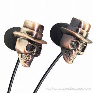 Metallic skull earphones